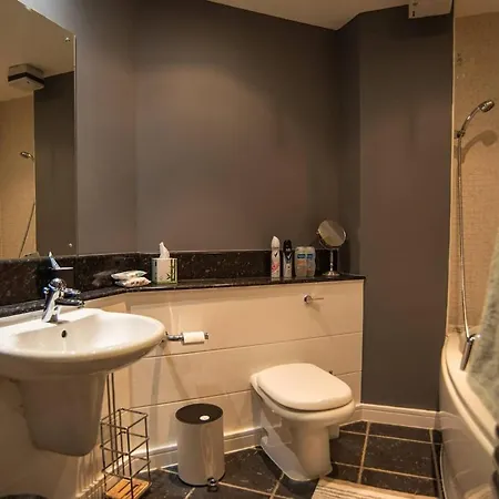 Boutique Harbour Apart - Football Table And Balcony * Bristol